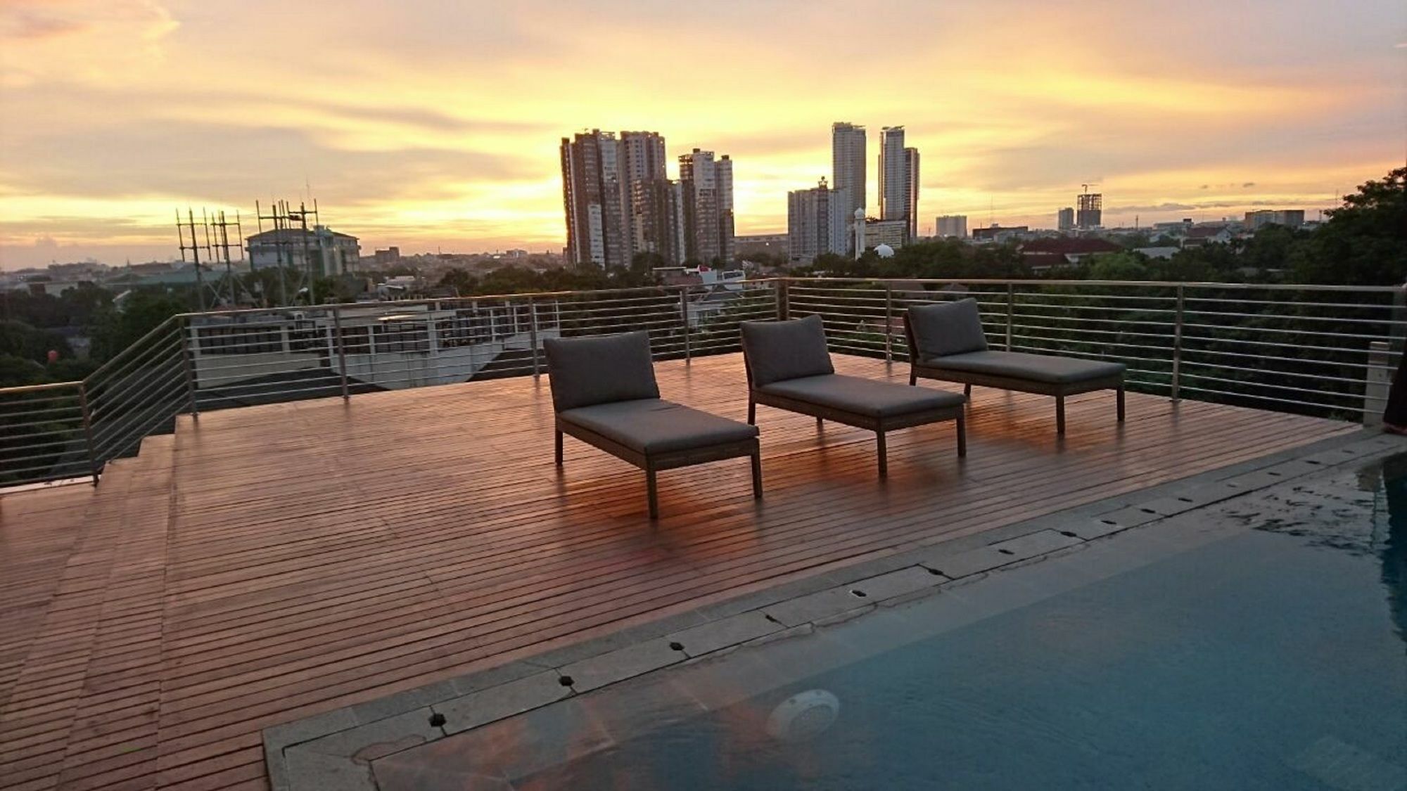 Oakwood Suites La Maison Jakarta Exterior photo